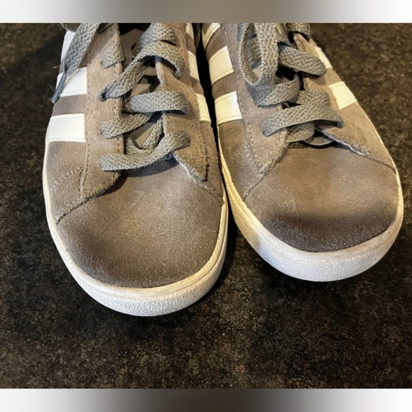 Adidas Kid's Daily 2.0 Suede Gray White Size 4y - Picture 3 of 7